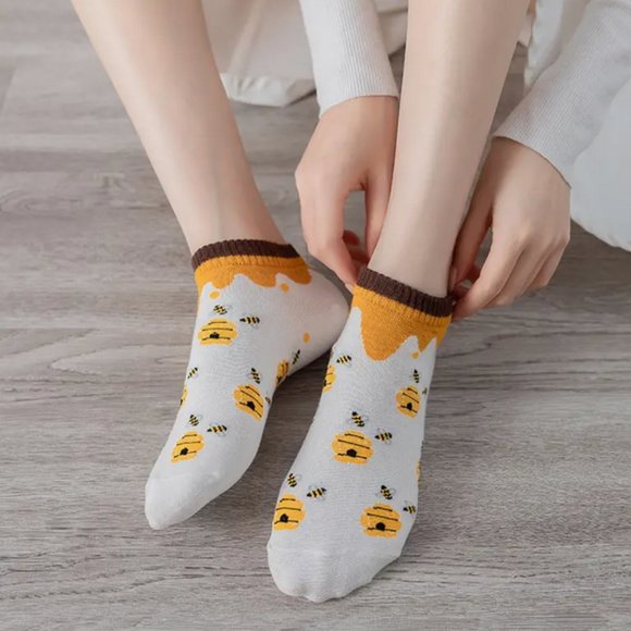 5 Pack of Bee Themed Socks NWT - Picture 3 of 7